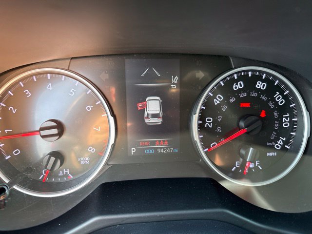 Used 2019 Toyota RAV4 LE FWD image 10