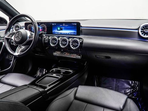 Used 2025 Mercedes-Benz CLA 250 image 18