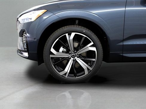 New 2025 Volvo XC60 B5 Ultra w/ Protection Package Premier image 12