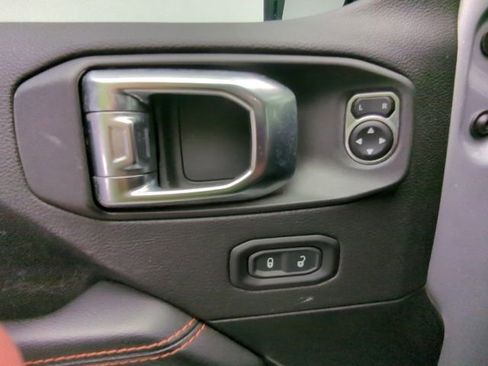 Used 2023 Jeep Gladiator Mojave w/ Cold Weather Group image 25