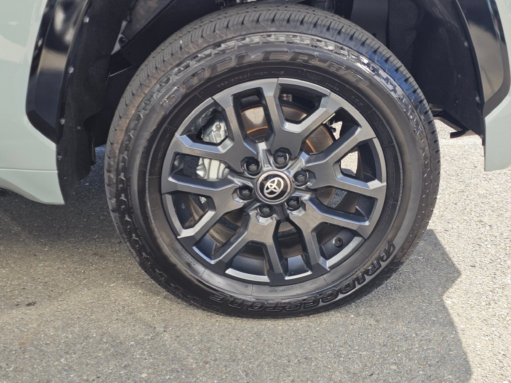 Used 2026 Toyota Tundra Platinum AWD/4WD image 3