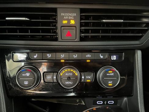 Used 2022 Volkswagen Jetta SE image 18