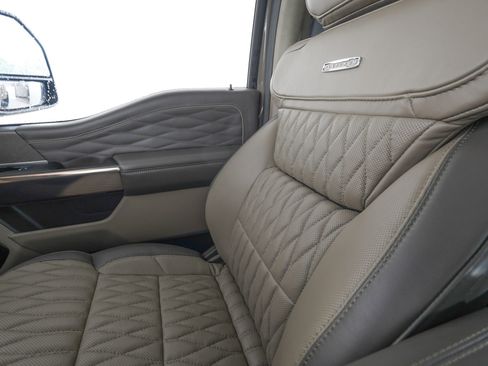 Used 2026 Ford F450 Platinum w/ Platinum Plus Package image 27