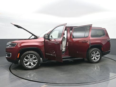 Used 2022 Jeep Wagoneer Series II image 57