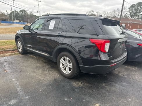 Used 2022 Ford Explorer XLT image 19