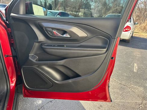Used 2023 GMC Terrain SLT image 15
