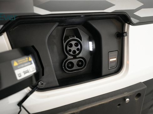 Used 2023 Kia Niro Wave image 23