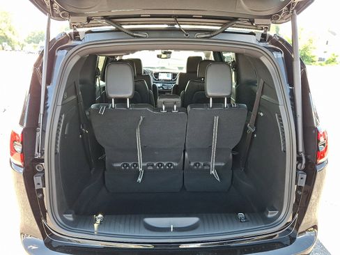 New 2026 Chrysler Pacifica Select image 21