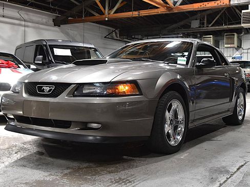 Used 2001 Ford Mustang GT RWD image 4