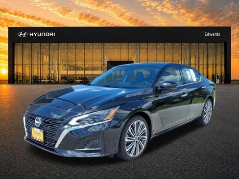 Used 2023 Nissan Altima 2.5 SL AWD/4WD image 1