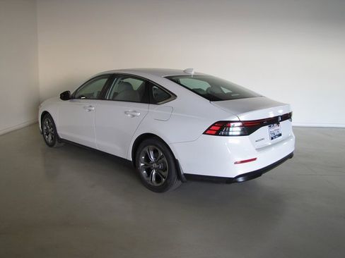 Certified 2023 Honda Accord EX image 23