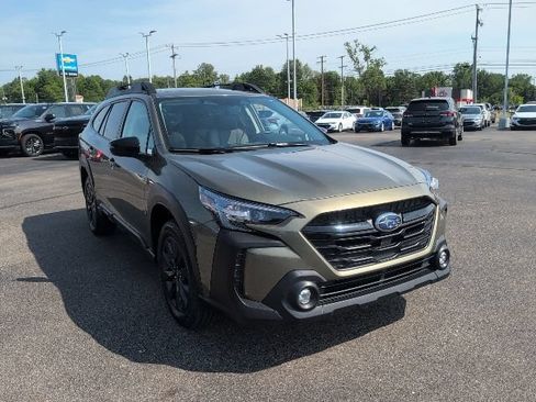 Used 2025 Subaru Outback Onyx Edition AWD/4WD image 11