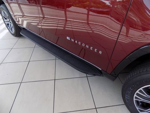 Certified 2024 Jeep Wagoneer L 4WD w/ Premium Group I image 40