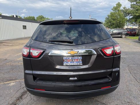 Used 2016 Chevrolet Traverse LS FWD image 5