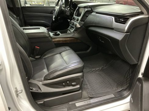 Used 2019 Chevrolet Suburban LT image 35