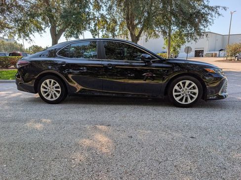 Used 2021 Toyota Camry LE FWD image 8