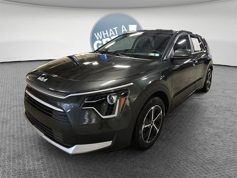 Used 2023 Kia Niro LX image 8