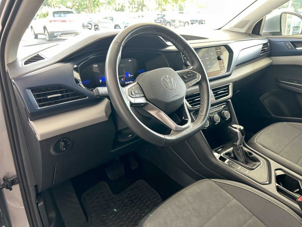 Certified 2023 Volkswagen Taos SE FWD image 12
