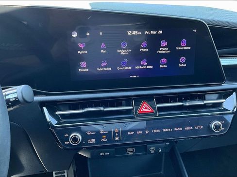 Used 2023 Kia Niro EX Touring image 13