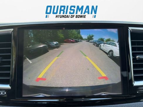 Used 2023 Chrysler Pacifica Limited FWD image 18