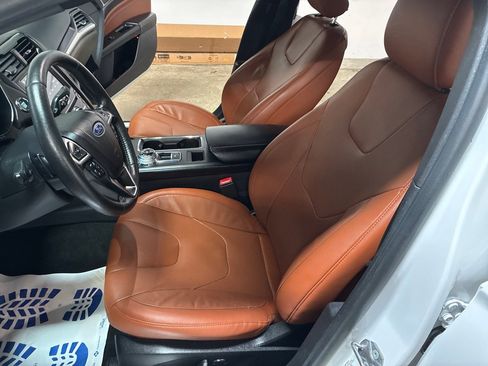 Used 2019 Ford Fusion Titanium image 16