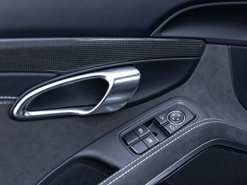 Used 2025 Porsche 718 Cayman GTS RWD image 22