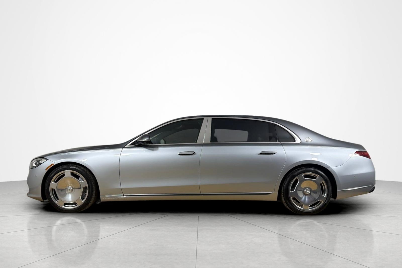 Used 2024 Mercedes-Benz Maybach S 580 4MATIC image 2