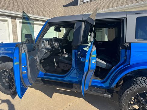 Used 2023 Ford Bronco Outer Banks image 11