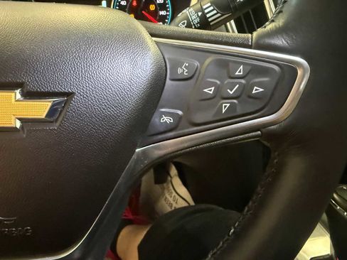 Used 2018 Chevrolet Equinox Premier FWD image 30