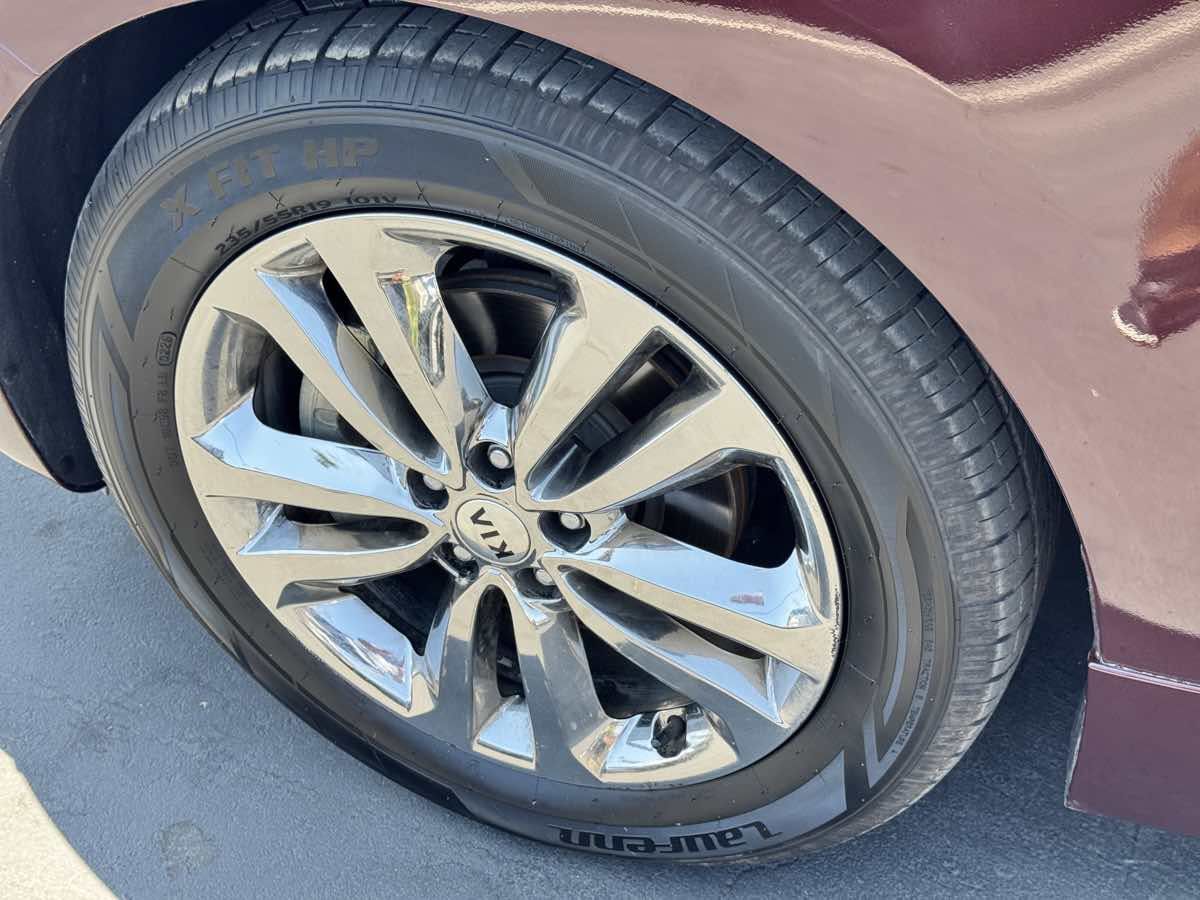 Used 2017 Kia Sedona SX Limited FWD image 23