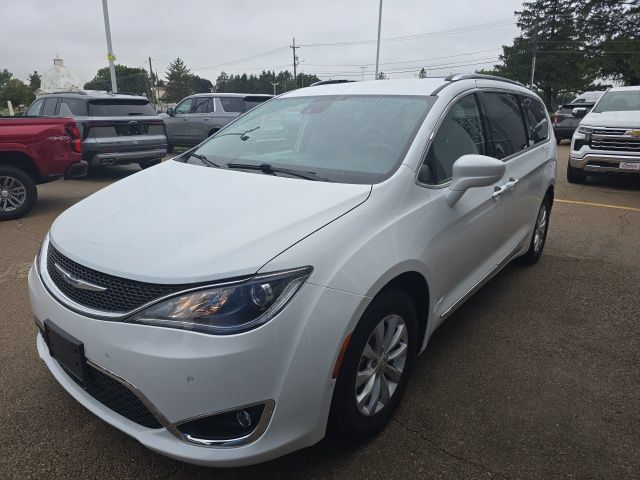 Used 2019 Chrysler Pacifica Touring-L w/ Advanced Safetytec Group FWD image 3