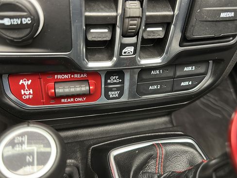 Used 2023 Jeep Wrangler Unlimited Rubicon w/ LED Lighting Group AWD/4WD image 22