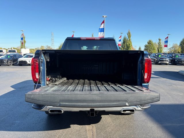 Used 2023 GMC Sierra 1500 SLT AWD/4WD image 16