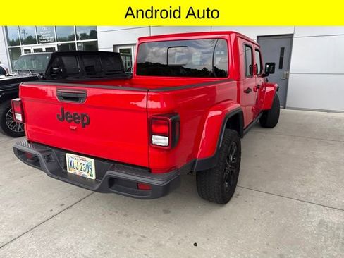 Used 2024 Jeep Gladiator Sport AWD/4WD image 6
