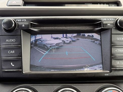 Used 2018 Toyota RAV4 LE image 26