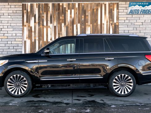 Used 2019 Lincoln Navigator Reserve image 2