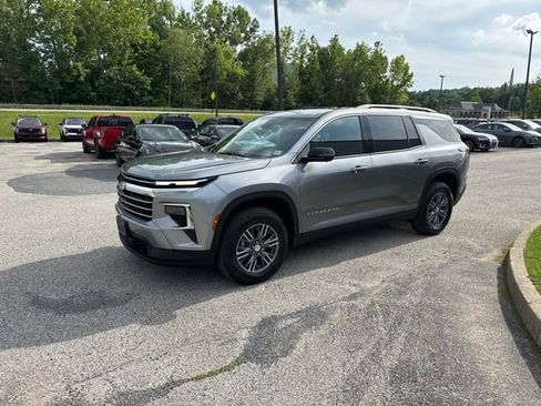 New 2026 Chevrolet Traverse LT w/ Driver Confidence Package AWD/4WD image 31