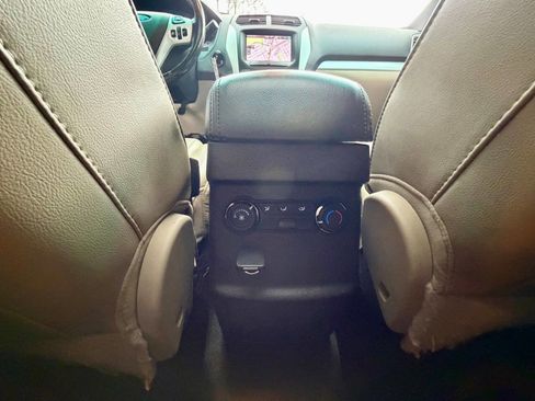 Used 2013 Ford Explorer XLT AWD/4WD image 33