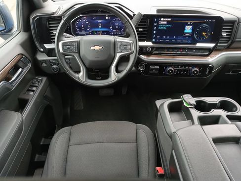 Certified 2025 Chevrolet Silverado 1500 LT AWD/4WD image 12