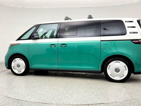 Used 2025 Volkswagen ID. Buzz 1st Edition image 8