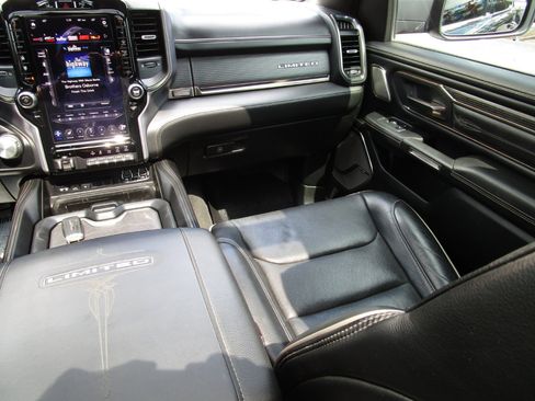 Used 2019 RAM 1500 Limited image 10