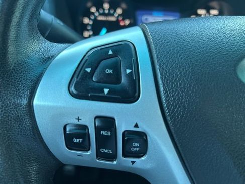 Used 2015 Ford Explorer XLT image 16