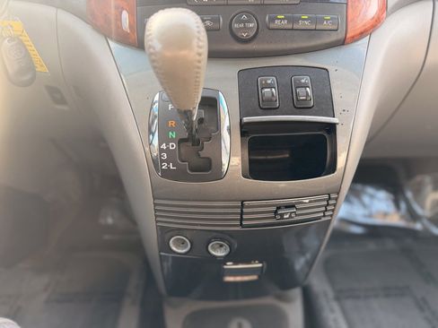 Used 2009 Toyota Sienna XLE image 29
