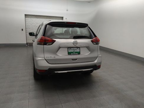 Used 2020 Nissan Rogue S FWD image 6
