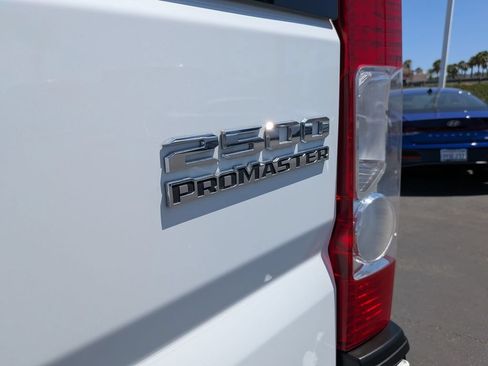 Used 2025 RAM ProMaster 2500 w/ U-Haul Equipment Group FWD image 10