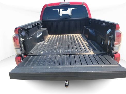 Used 2020 Toyota Tacoma TRD Off-Road w/ Technology Package AWD/4WD image 19