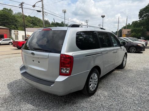 Used 2012 Kia Sedona LX FWD image 7