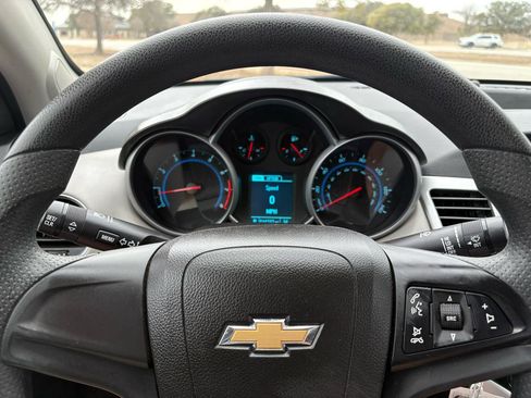 Used 2014 Chevrolet Cruze LS image 44