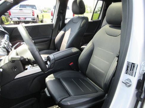 Used 2022 Mercedes-Benz GLB 250 4MATIC image 20