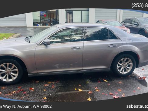 Used 2016 Chrysler 300 Limited image 6
